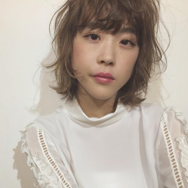 ヘアアレンジヘアスタイル  黒髪 アンニュイ 無造作 ナチュラル 抜け感 外国人風