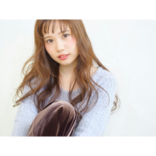 ロングヘアスタイル  AMILI おフェロ くせ毛風 ラフ 透明感 アッシュ シースルーバング ウェット 外国人風 アンニュイ ウェーブ 無造作