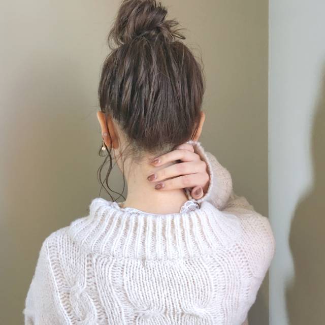 ミディアムヘアスタイル  carlm ラフ アンニュイ ウェット 簡単アレンジ おだんごアレンジ グレージュカラー おフェロ ハイライト 今泉美容室 福岡美容室 お洒落女子 女っぽい ナチュラル