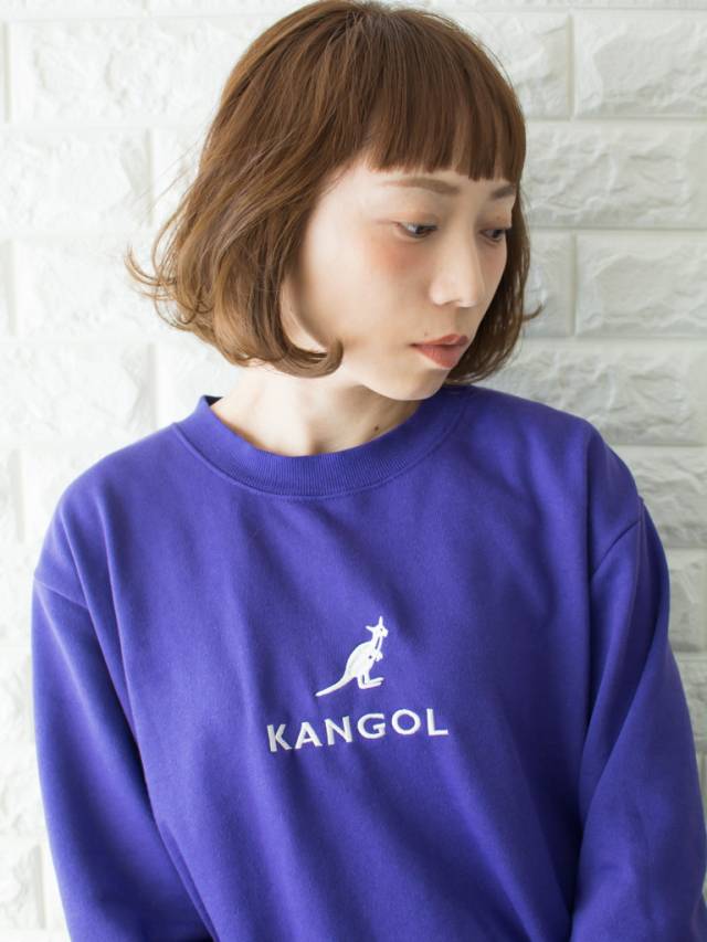 ショートヘアスタイル  sofa シースルーバング 簡単スタイリング ストリートファション ストレート カジュアルモード 透明感 艶カラー ネイビー エッジモード