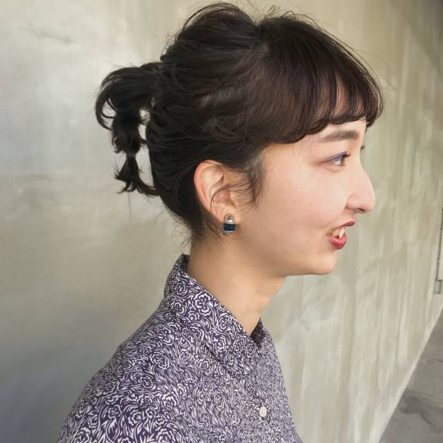 ボブヘアスタイル  La Rica うざバング シースルーバング 無造作 外国人風 ラフ 外ハネ アンニュイ ウェット ウェーブ アッシュ 透明感 めがね グレージュカラー ブリーチ 前髪 グレージュ ショートバンク グラデーション パーマ
