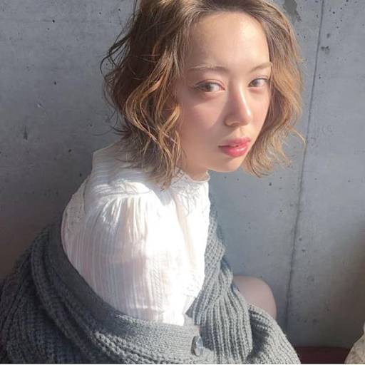 ミディアムヘアスタイル  鈴木茜 くせ毛風 透明感 無造作 ダークトーン グラデーションカラー 中目黒 代官山 roma