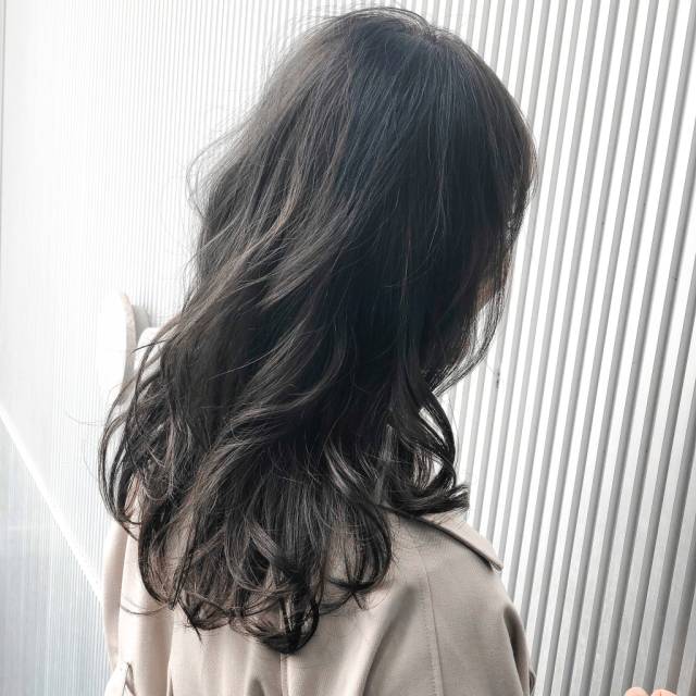 セミロングヘアスタイル  vicca 青山 前髪 グレージュ 透明感 vicca萩原