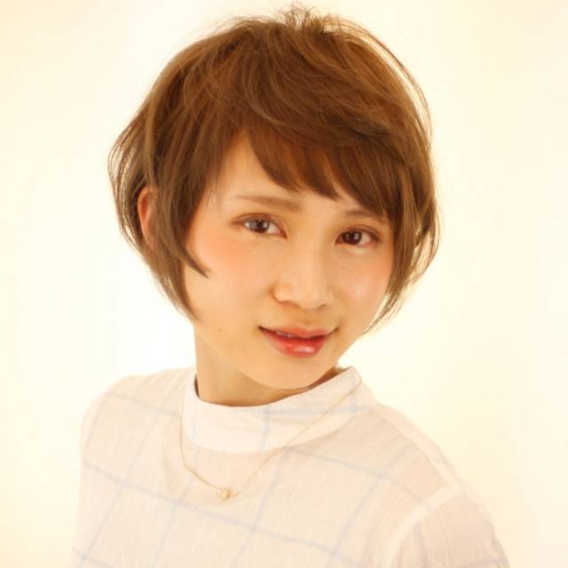 ショートヘアスタイル  Raffine三宮 ショートバング ショート オン眉 アッシュ 透け感ショート 耳かけショート ショートボブ