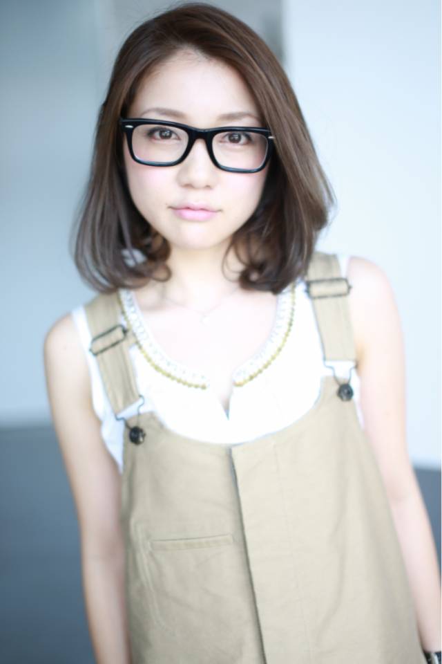 ヘアアレンジヘアスタイル  MAYUKA ABE おだんご 無造作 ラフ ルーズ おくれ毛 ほつれ シースルーバング 赤リップ 表参道 LAURUN
