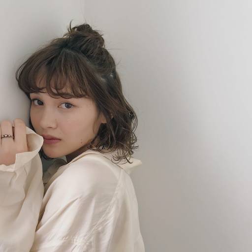 ヘアアレンジヘアスタイル  編みこみ 無造作 ラフ 外ハネ アンニュイ ウェーブ おだんごアレンジ ボブ 簡単アレンジ ナチュラル 透明感 抜け感 ハイライト