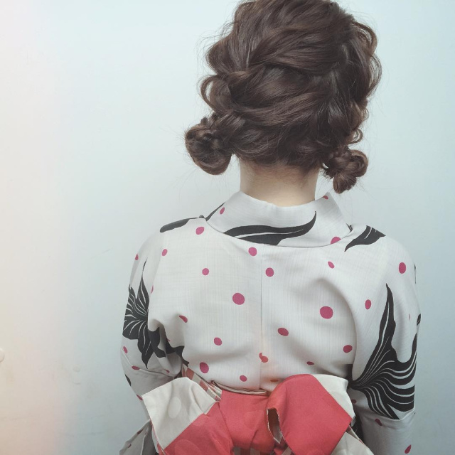 ヘアアレンジヘアスタイル  畑田萌 アップバング ウエディング ドレス 結婚式 フラワーアレンジ 中目黒 代官山 roma
