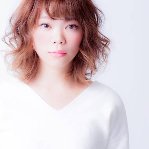 ミディアムヘアスタイル