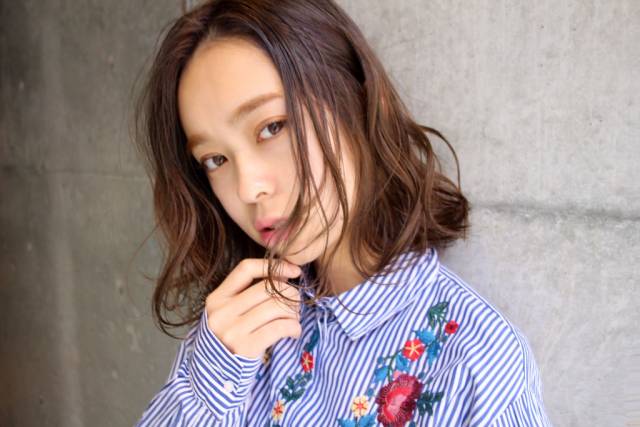 ボブヘアスタイル  carlm うざバング センターパート シースルーバング ラフ アンニュイ minastyle 今泉美容室 福岡美容室 アッシュ