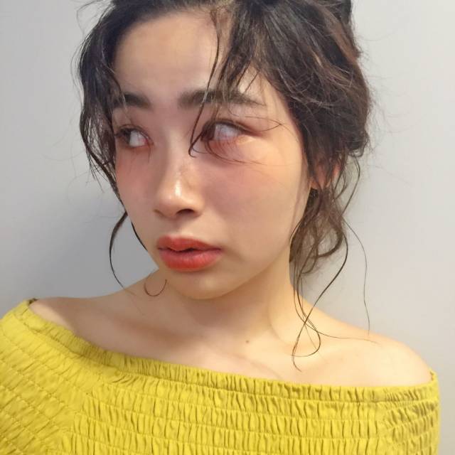 ヘアアレンジヘアスタイル  carlm うざバング センターパート シースルーバング 無造作 ラフ 今泉美容室 福岡美容室 アレンジ minastyle 透明感 メイク