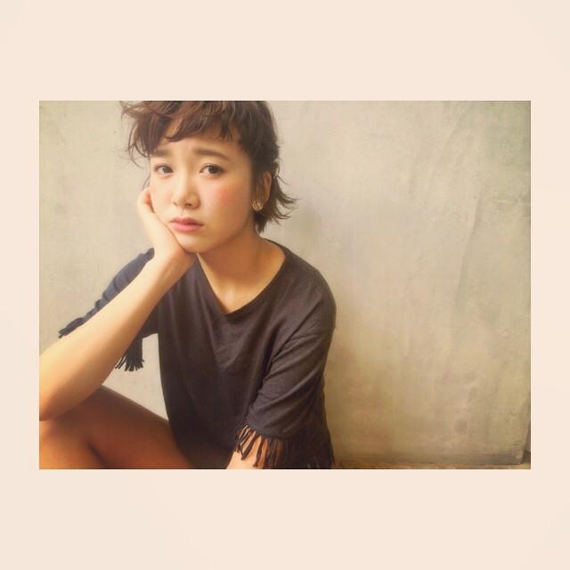 ショートヘアスタイル  高田亮助 ダークトーン ナチュラル おフェロ モテ ウェット ショートバング 眉上バング 福岡 大名 kchiara
