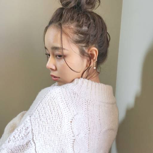 ミディアムヘアスタイル  carlm ラフ アンニュイ ウェット 女っぽい お洒落女子 福岡美容室 今泉美容室 ハイライト おフェロ グレージュカラー おだんごアレンジ 簡単アレンジ