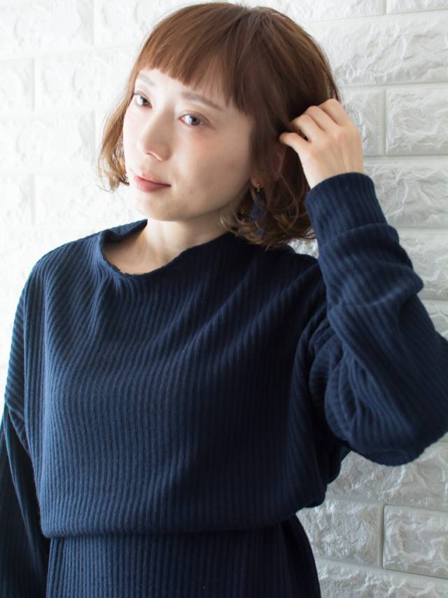 ボブヘアスタイル  センターパート シースルーバング 無造作 外国人風 黒髪 ラフ 耳かけ 外ハネ アンニュイ ウェット 透明感 ウェーブ アッシュ S.