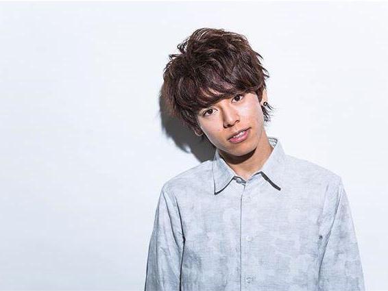 ショートヘアスタイル  渡部賢治 ニュアンスパーマ かきあげバング 大人可愛い オフショルダー ボーダー 立川 BURNEY FIELDS