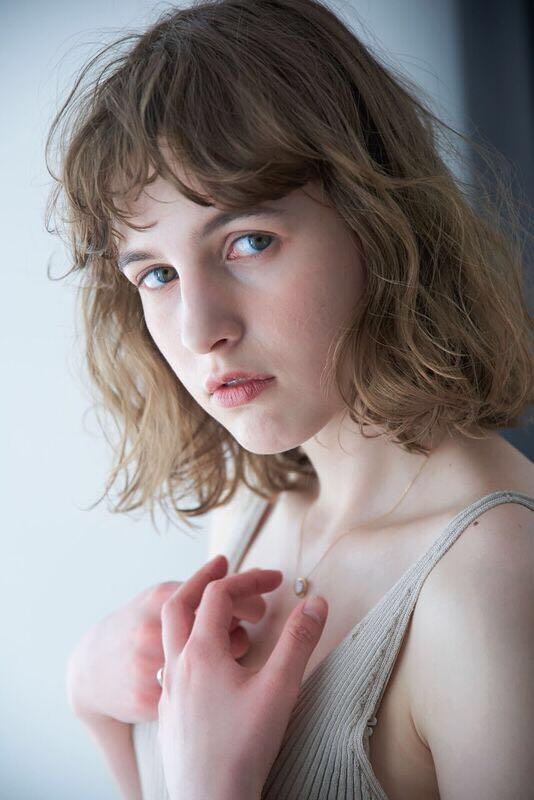 セミロングヘアスタイル  LOAVE AOYAMA