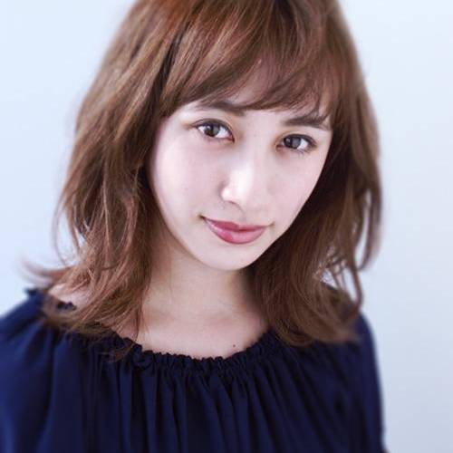 ミディアムヘアスタイル  鈴木茜 ショートバング 眉上バング くせ毛風 ダークトーン アンニュイ 透明感 中目黒 代官山 roma