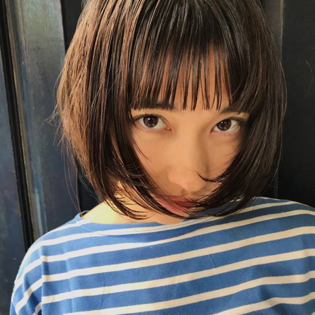 ショートヘアスタイル  MAYUKA ABE ショートボブ ショートバング 眉上バング マッシュ カラー アッシュ くすみカラー 表参道 LAURUN
