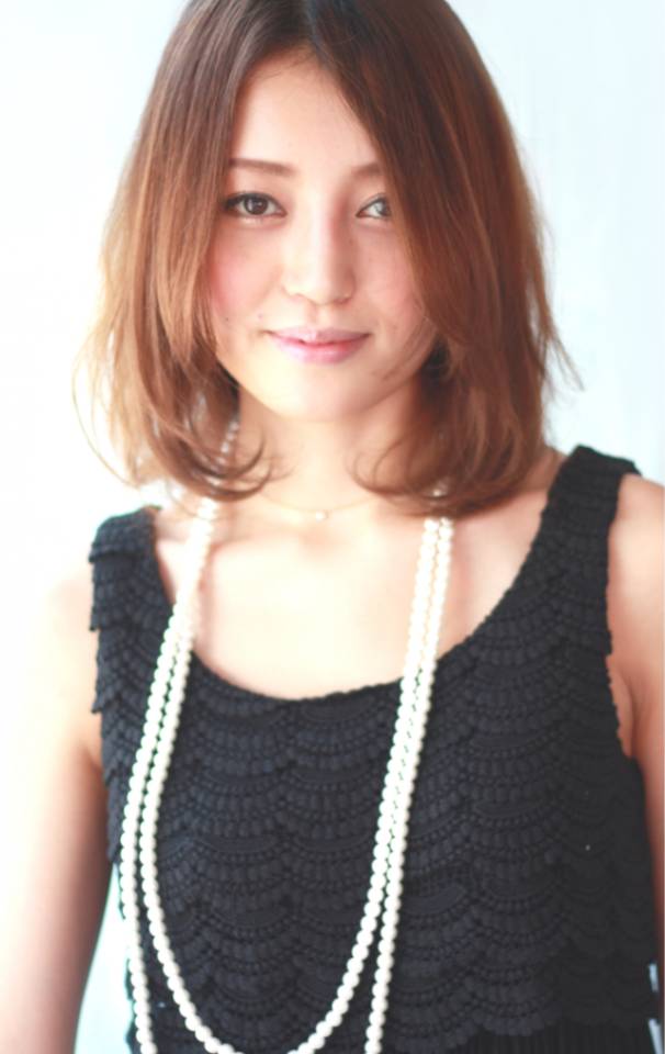 セミロングヘアスタイル  CORNER アッシュ ぱっつん