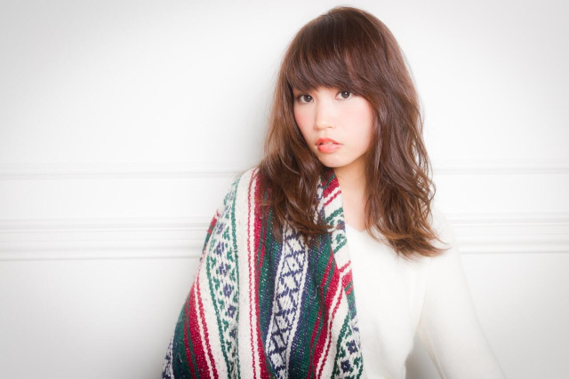 セミロングヘアスタイル  people