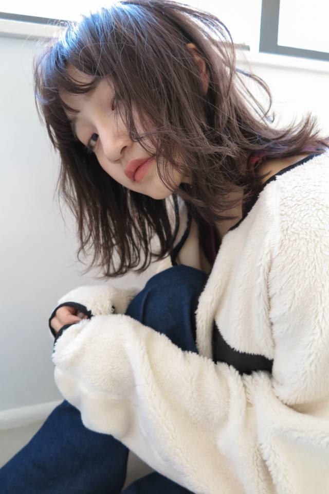 ミディアムヘアスタイル  tsunagu