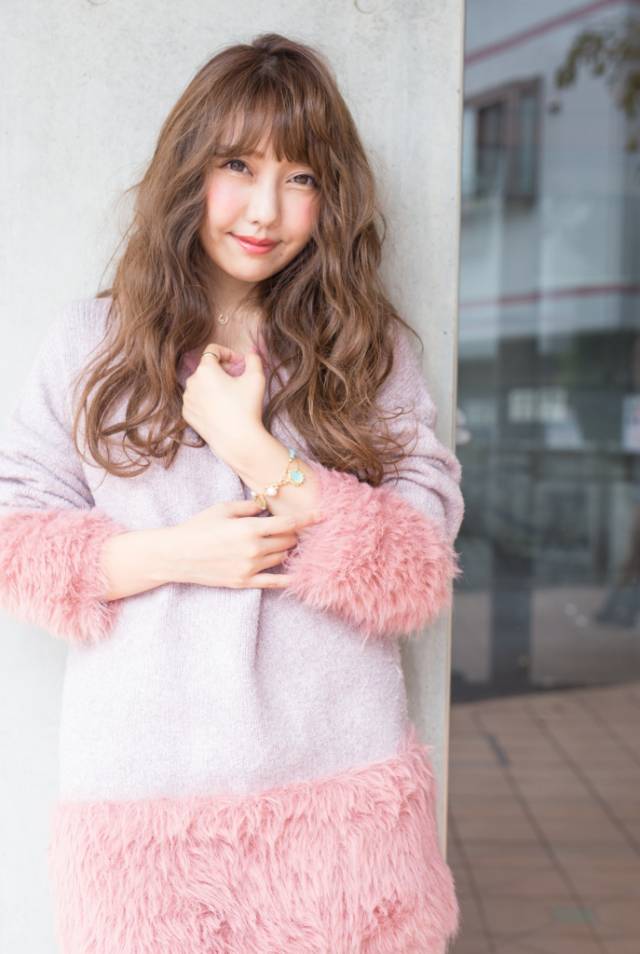 ミディアムヘアスタイル  tsunagu