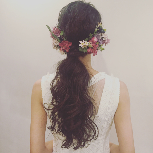 ヘアアレンジヘアスタイル  Liike 編みこみ 無造作 外国人風 黒髪 ラフ アンニュイ 透明感 結婚式 ウェーブ ダークトーン モテ 好感度 髪セット