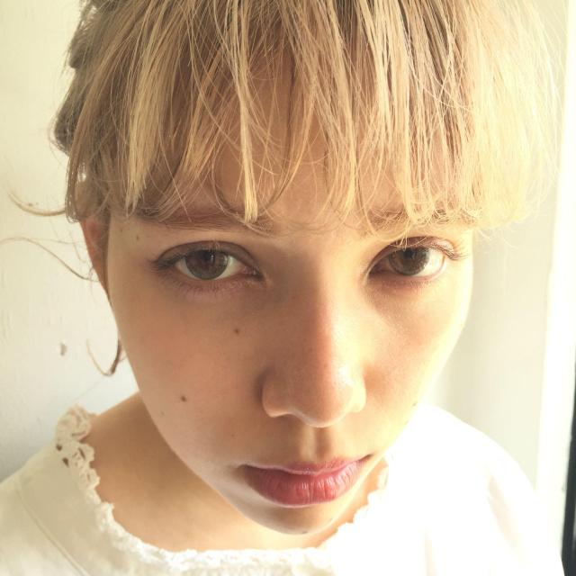 ミディアムヘアスタイル  外国人風 ラフ 外ハネ アンニュイ ウェット 透明感 アッシュ 抜け感 モード グレージュ ビンテージ アレンジ ハイトーン Heartim 代官山店