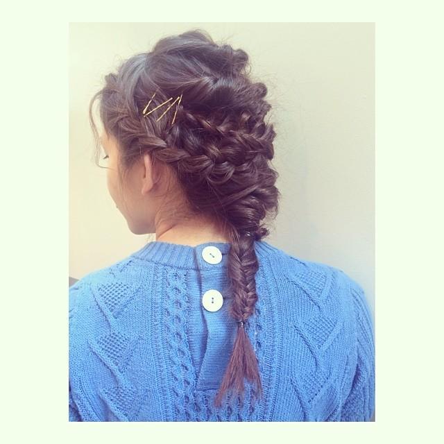 ヘアアレンジヘアスタイル  畑田萌 編みこみ ピンアレンジ ゴールドピン ナチュラル ルーズ 代官山 中目黒 roma