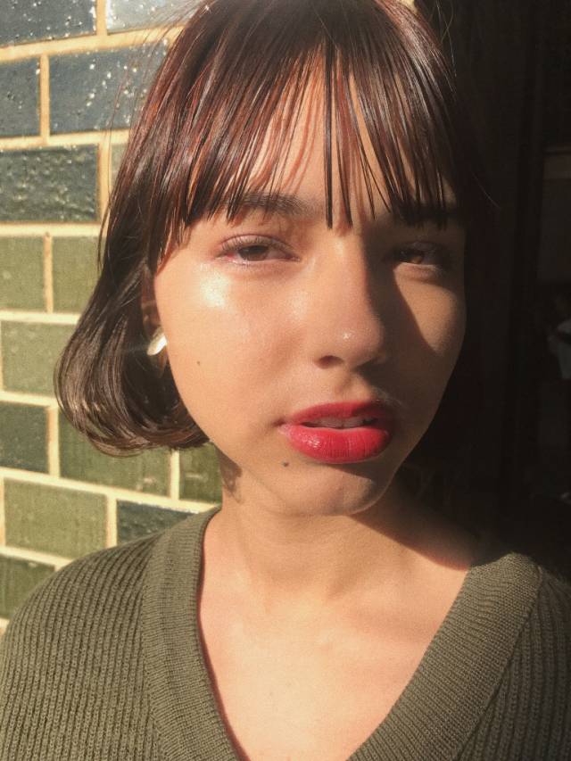 ロングヘアスタイル  ロング ナチュラル ラフ 無造作 うざバング  透明感 シースルーバング　 ウェット 外国人風 アンニュイ ウェーブ ダークトーン くせ毛風 表参道 デニム ルーズ アッシュ 抜け感