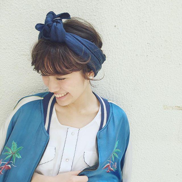 ヘアアレンジヘアスタイル  ボブ ボブアレンジ スカーフ ナチュラル 透明感 スカジャン