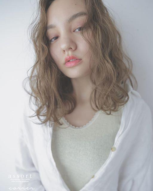 ミディアムヘアスタイル  CORRER