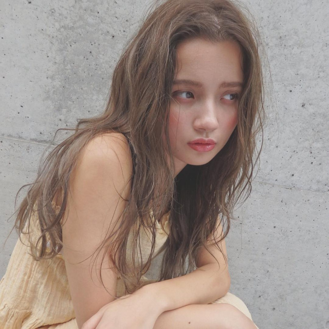 ロングヘアスタイル  LOAVE AOYAMA