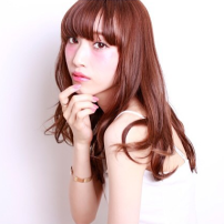 鈴木えみの髪型に学ぶ♡「ぱっつんロング」でナチュラル美人になろう。