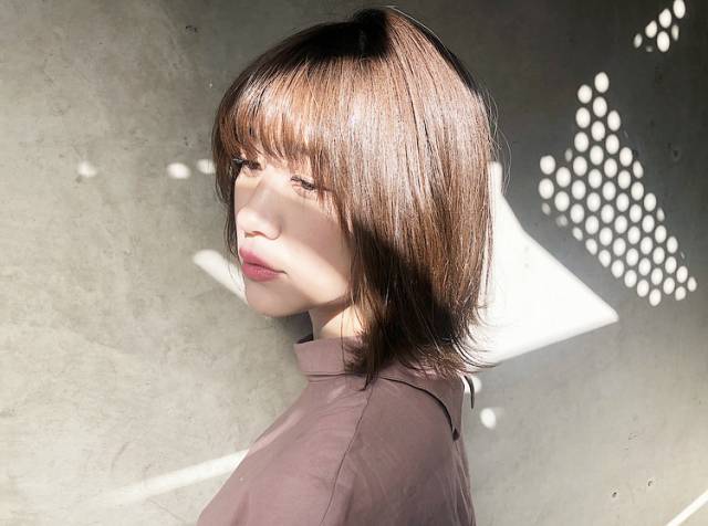 ミディアムヘアスタイル  dydi 表参道 外国人風カラー 透明感 抜け感 ミルクティーベージュ 外ハネボブ 切りっぱなしボブ