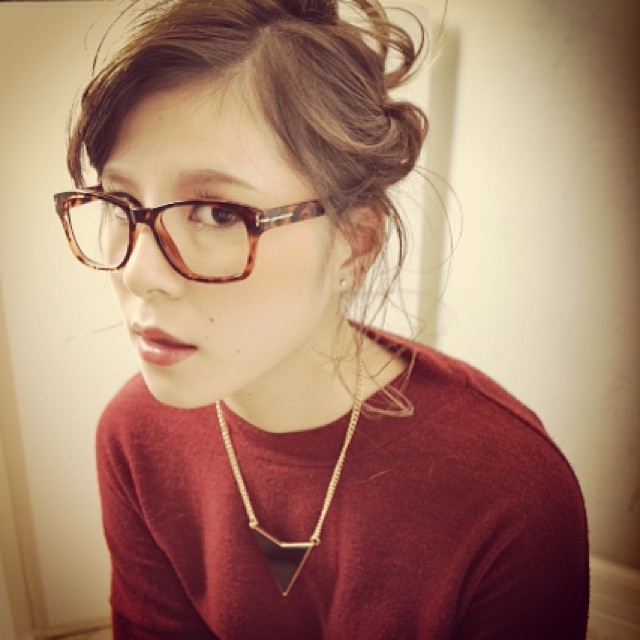 ヘアアレンジヘアスタイル  山崎浩 まとめ髪 めがね 立川