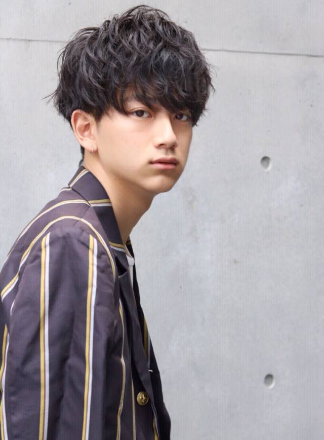 メンズのベリーショートヘアスタイル  メンノン風 ラフ くせ毛風 簡単スタイリング 山崎賢人 坂口健太郎 #メンズノンノ パーマ 好感度 メンズ 髪型 マッシュ