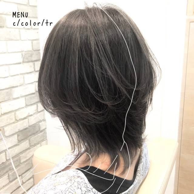 ロングヘアスタイル  MEIMU ダークトーン 黒髪 ショートバング 眉上バング 無造作 ラフ ルーズ カジュアル ゆるニット スニーカー 原宿