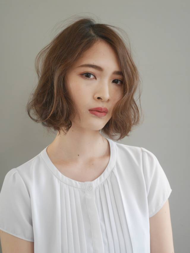 ショートヘアスタイル  Hair&Make・Laji 外国人風 無造作 ラフ ウェット アッシュ 透明感 センターパート