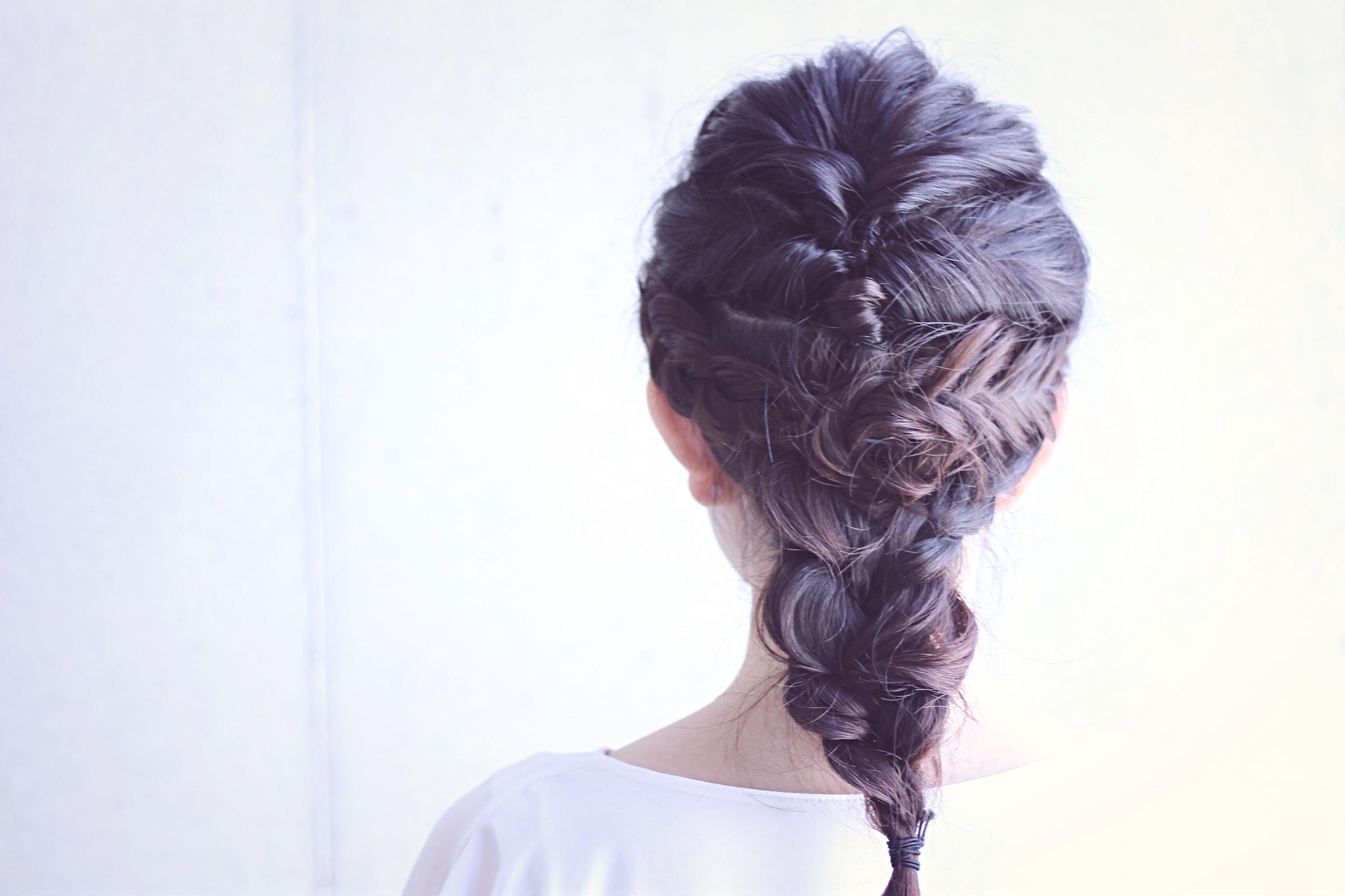 セミロングヘアスタイル