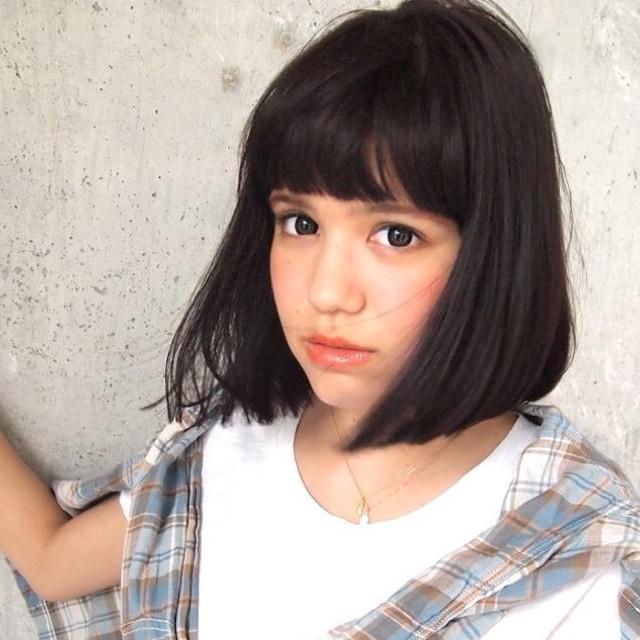 ミディアムヘアスタイル  畑田萌 ダークトーン センターパート くせ毛風 ナチュラル 代官山 中目黒 roma